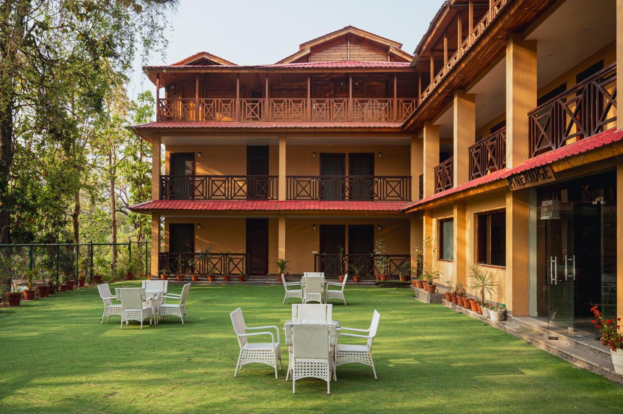 Aavaas Hill Resort Lansdowne Esterno foto